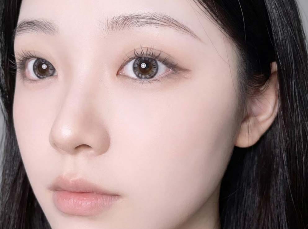 Customer photo review of Angry Grey (Brianna) Colored Contacts (2Pcs) 6 Months
