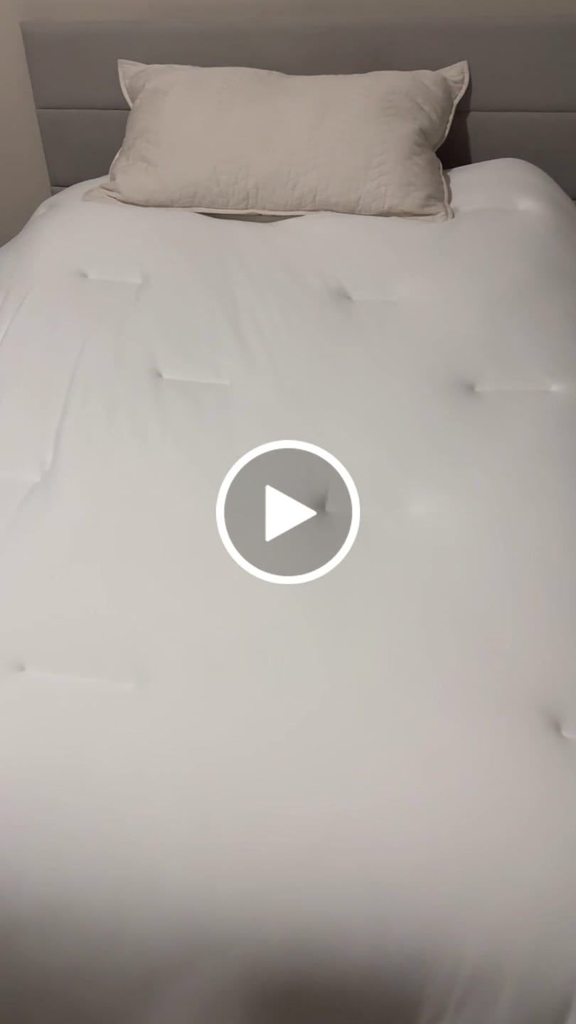 Customer video review of MarshMellow Comforter