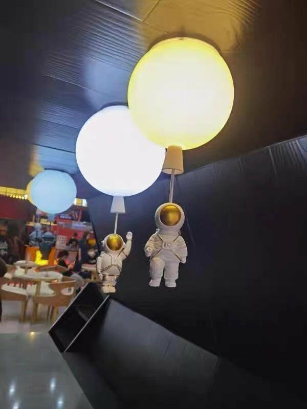 Customer photo review of Balloon Ceiling Light With Astronaut, Flush Mount, 25 to 35 cm