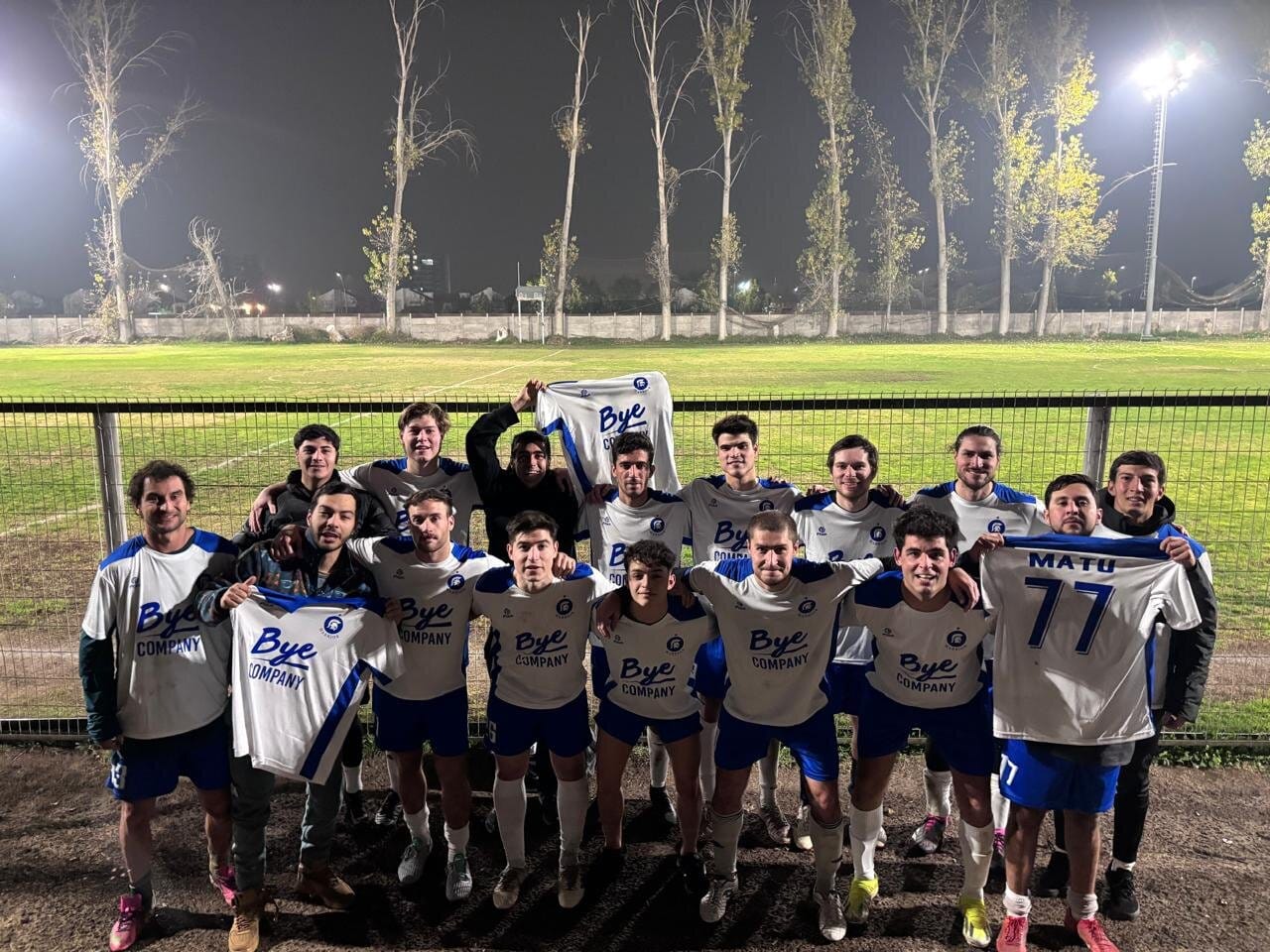 Customer photo review of Camiseta de Futbol y Short - Blanco Azul - Four Betis