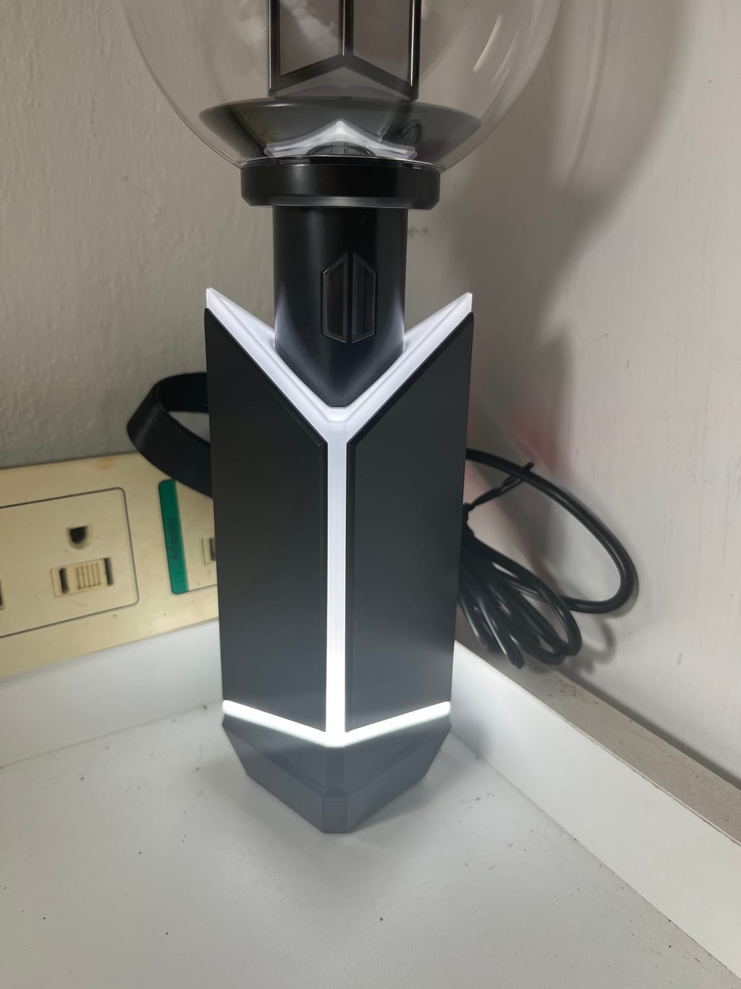 Customer photo review of BTS - OFFICIAL LIGHT STICK VER.4 CRADLE