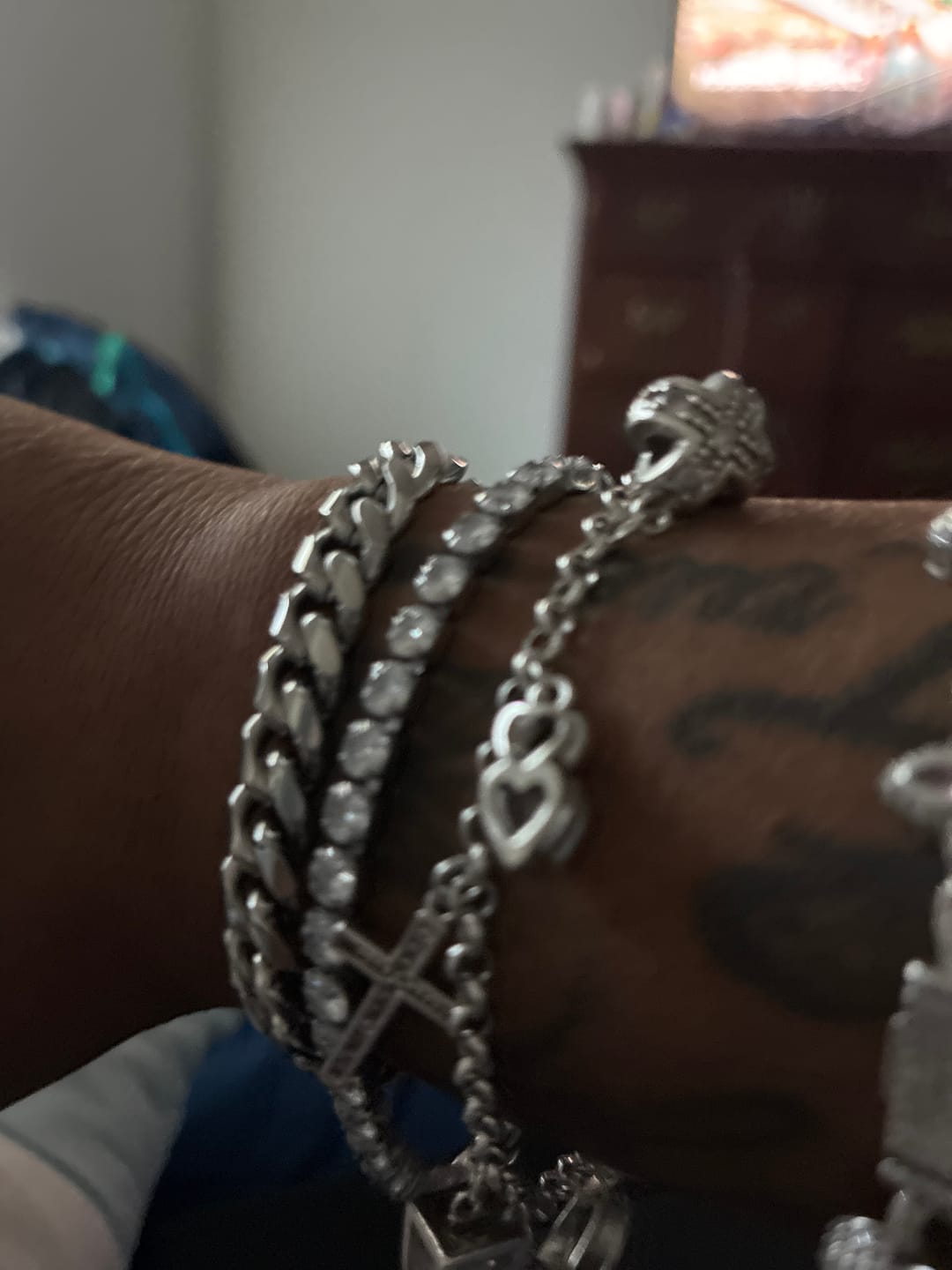 Customer photo review of Cuban Link Bracelet - 8mm