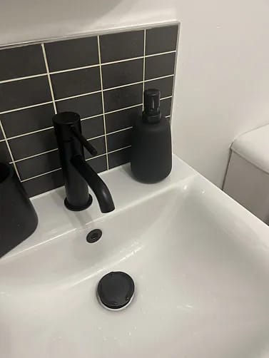 Customer photo review of Motala - Single-Hole Single-Handle Bathroom Basin Faucet