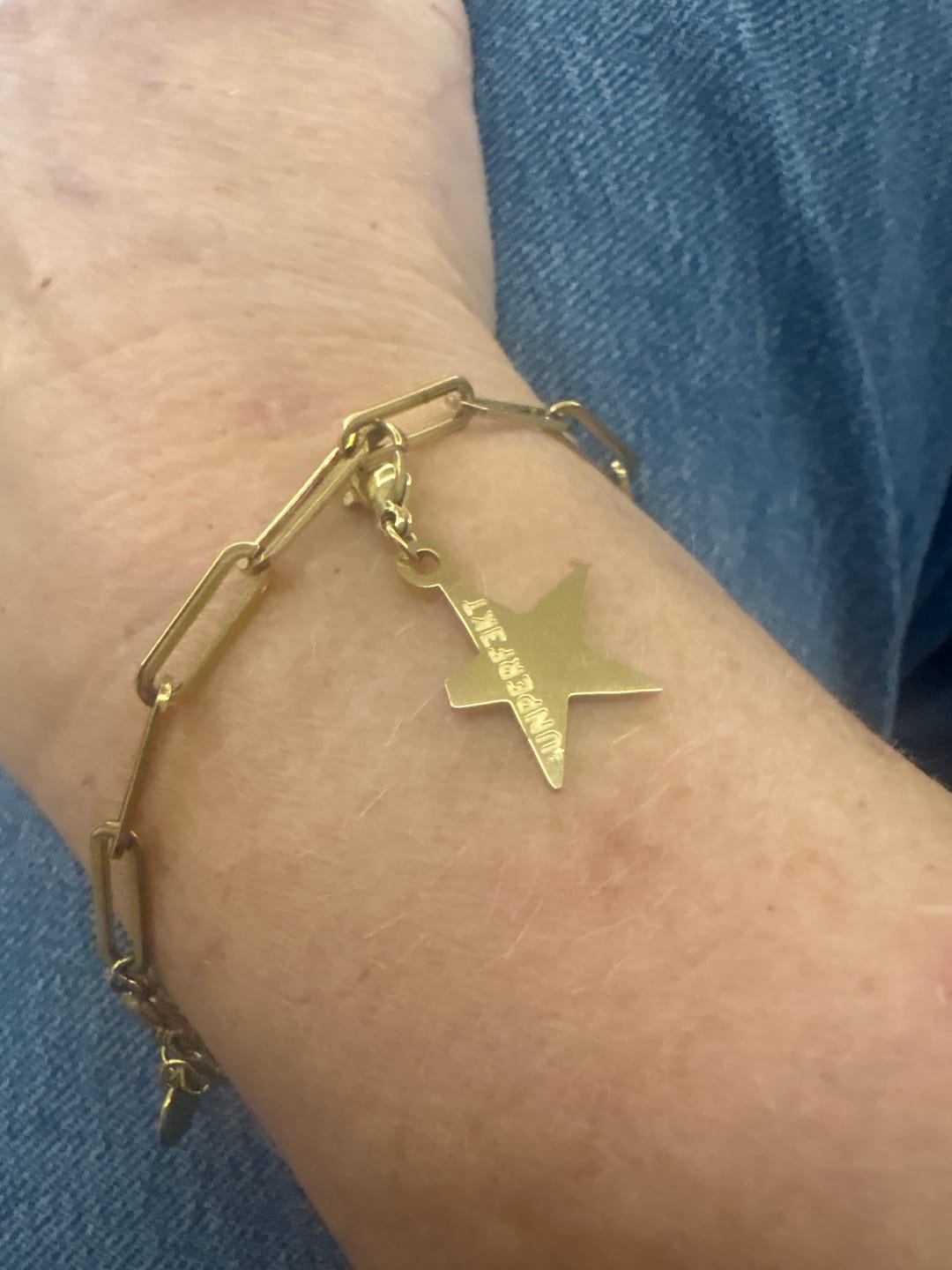 Customer photo review of Geschenk: »Ich bin stark« Blockadenlöser-Armband in Gold inkl. abgebrochenem Stern