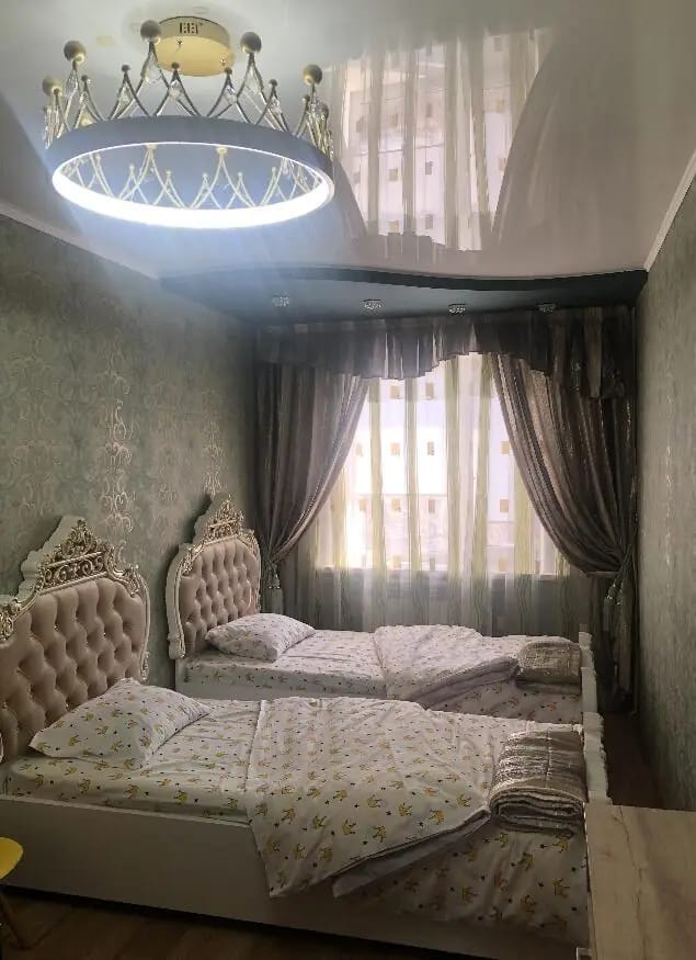 Customer photo review of Crown Crystal Chandelier, Gold Ring, Leaf or Drop Crystals, 40–60 cm