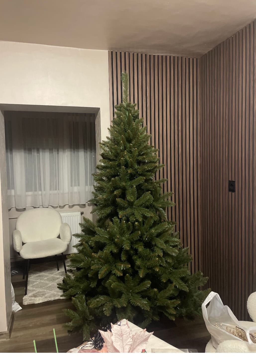 Customer photo review of Brad artificial de Crăciun Bucegi, verde clasic, 220 cm, cu suport