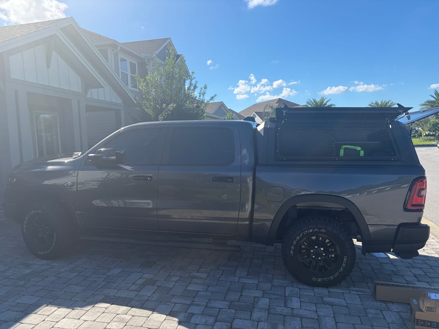 Customer photo review of OPENROAD Aluminum Truck Cap with Three-Color Light