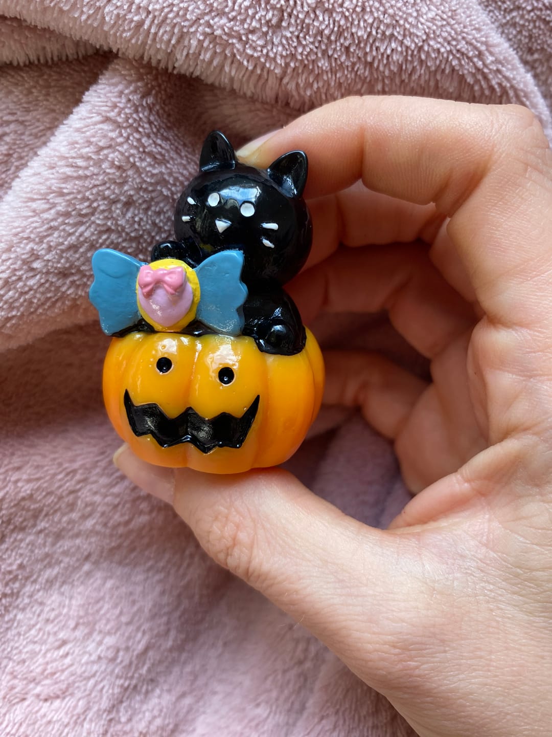 Customer photo review of Spooky Lippenbalsam Kürbis mit schwarzer Katze