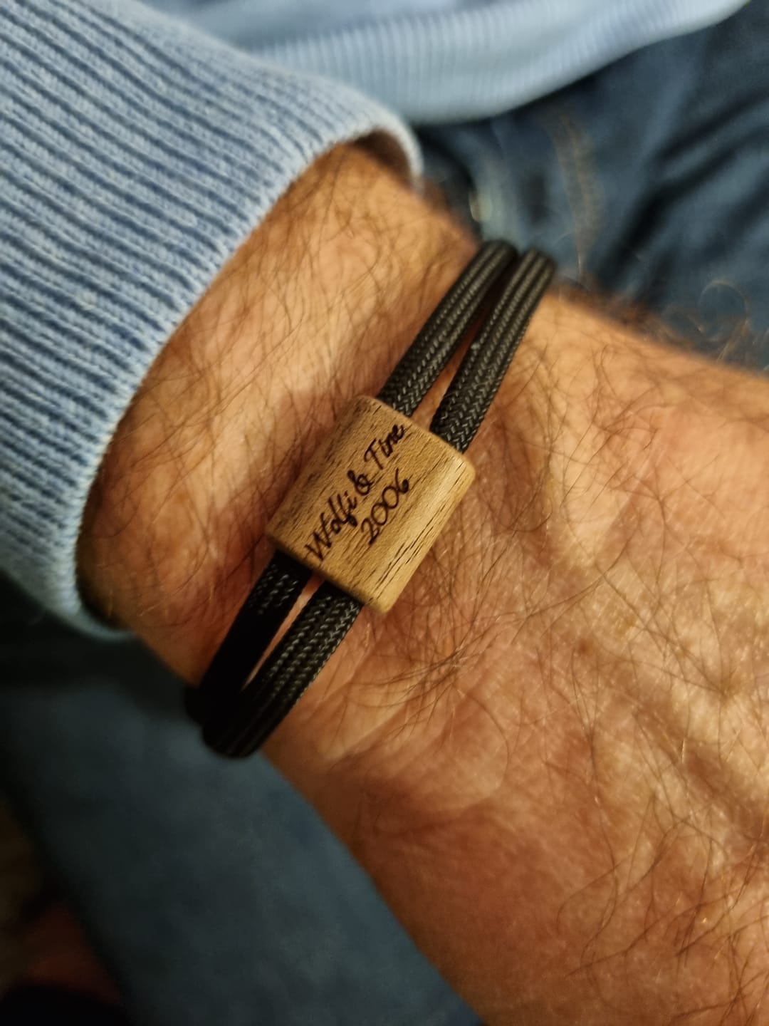 Customer photo review of Holz Armband WUNSCHGRAVUR