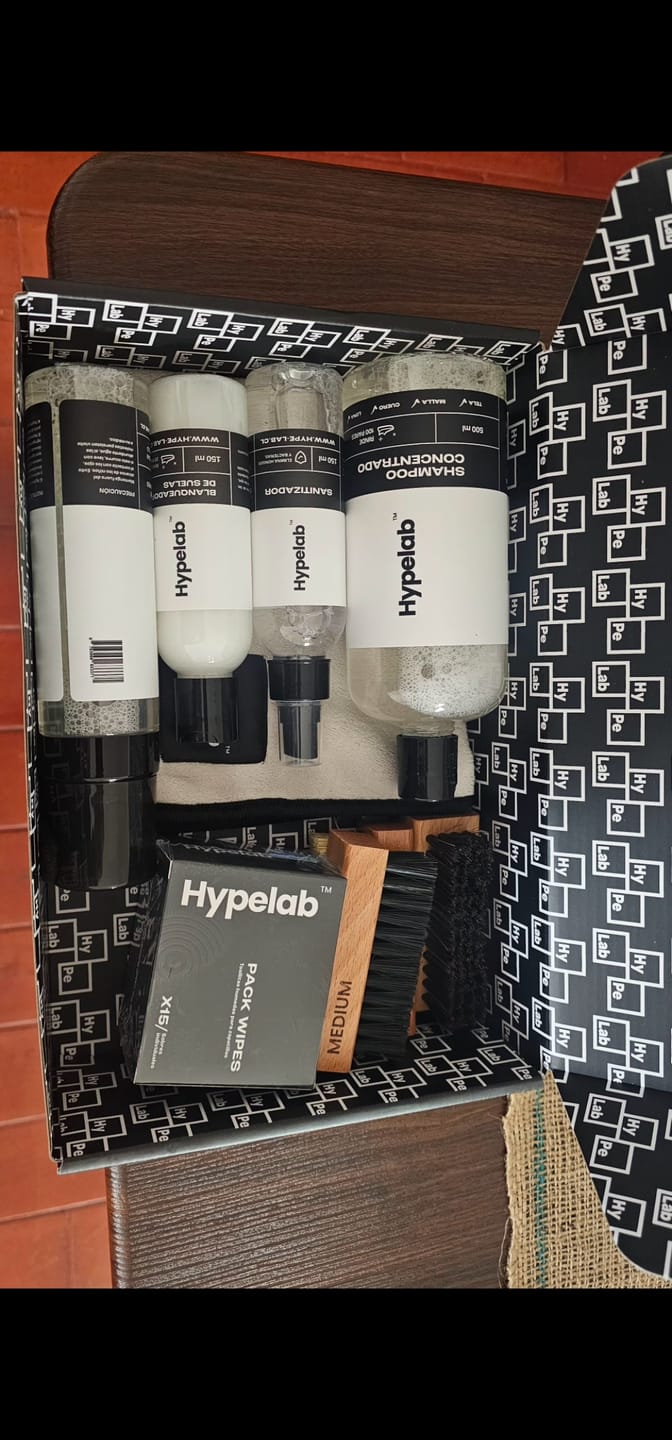 Customer photo review of Kit de Limpieza Profesional para Zapatillas