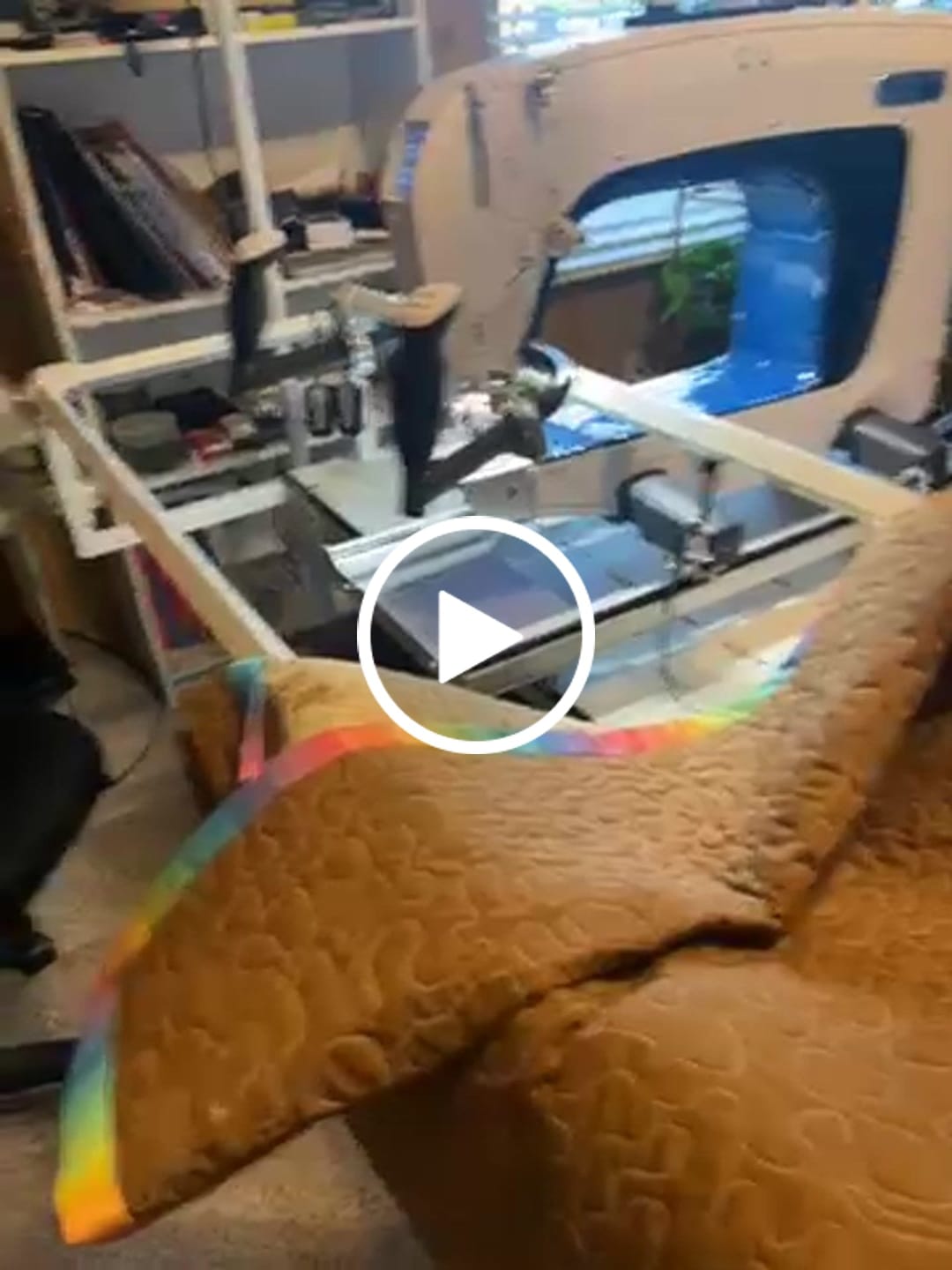 Customer video review of Q'nique 16X Longarm Quilting Machine, Grace Company