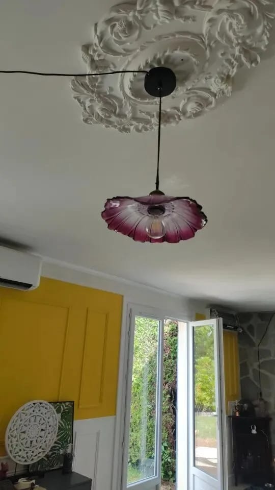 Customer photo review of Stained Glass Flower Pendant Light, Gold Finish, 19–28 cm