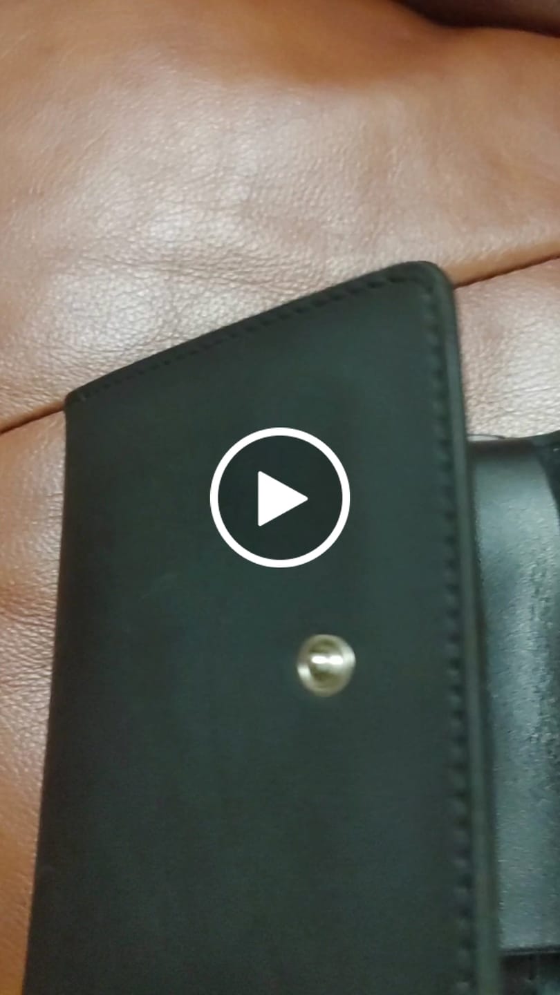 Customer video review of Customizable Badge MA56