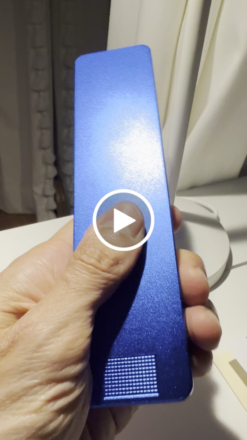 Customer video review of Weekly Case