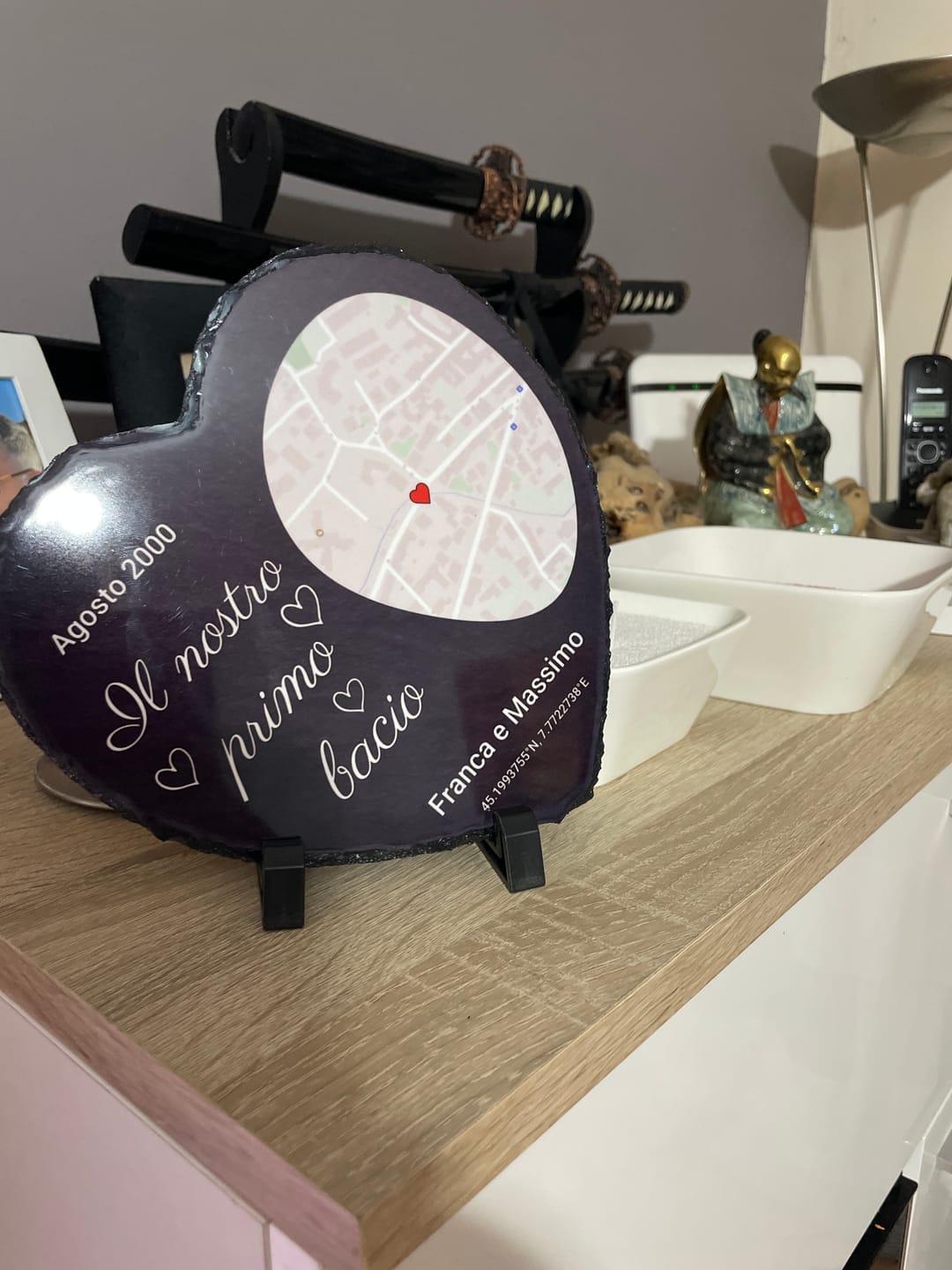 Customer photo review of Il nostro primo bacio – Cuore in ardesia personalizzato (20x20)