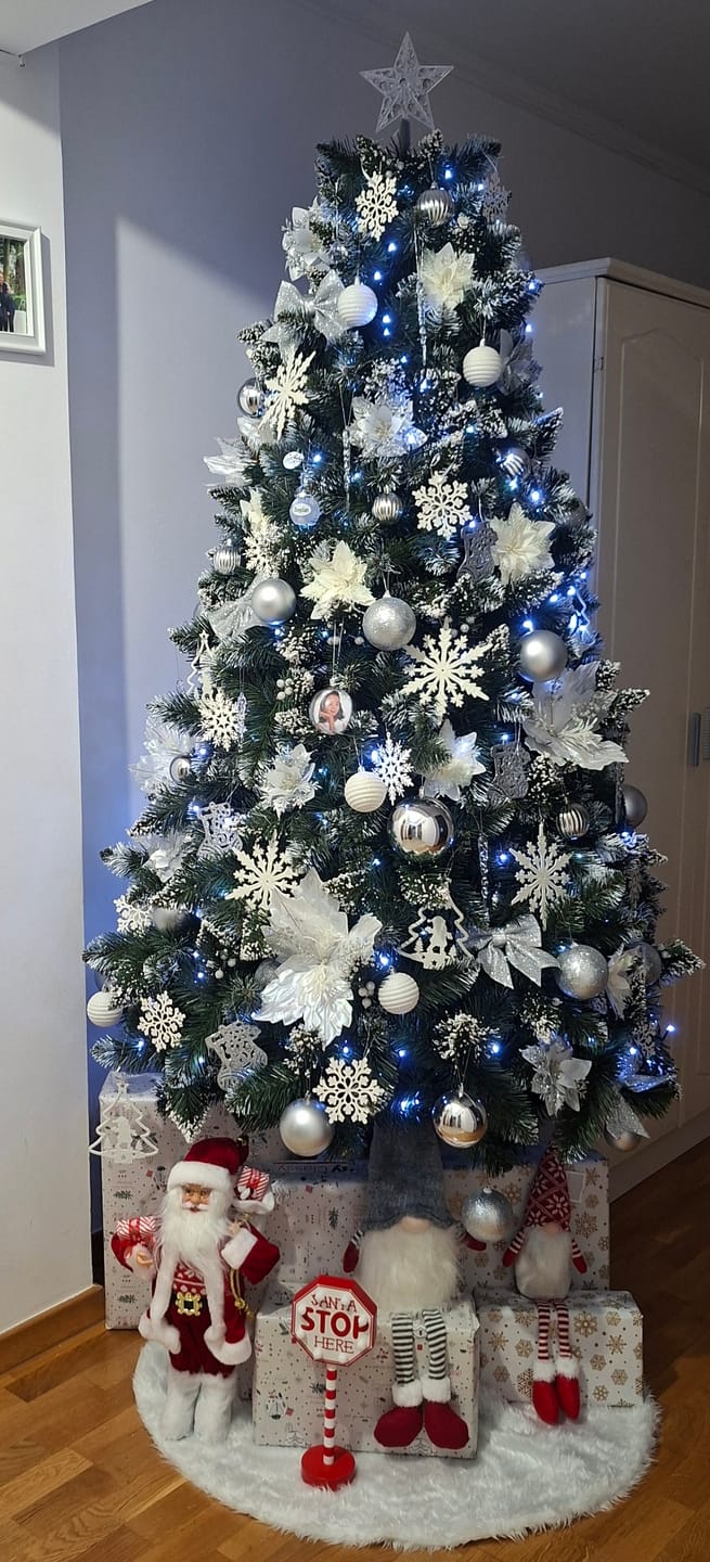 Customer photo review of Brad artificial de Crăciun Fulg de Nea, nins cu merișoare albe, 2D, 220 cm