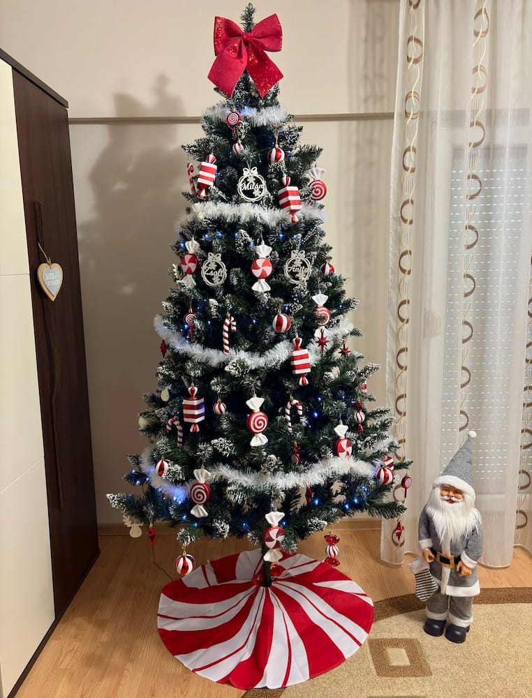 Customer photo review of Brad artificial de Crăciun Fulg de Nea, nins cu merișoare albe, 2D, 220 cm