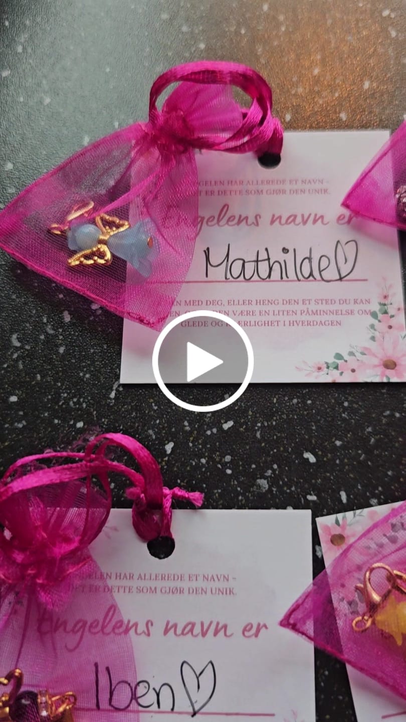 Customer video review of Lykkeengel Emilie