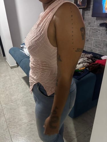Customer photo review of Ninonine "Aria" | Textured One-Shoulder Asymmetrical Tank