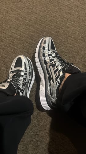Customer photo review of Nike Wmns P-6000 Metallic Silver Black