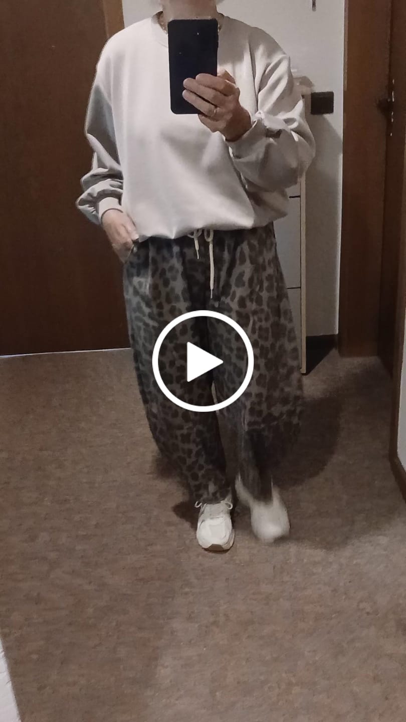 Customer video review of Butterstoff Pullover mit Gummizug unten taupe