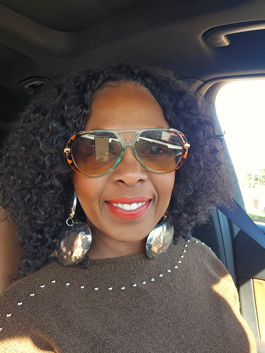 Customer photo review of Ywigs Burmese Water Curly Human Crochet Hair