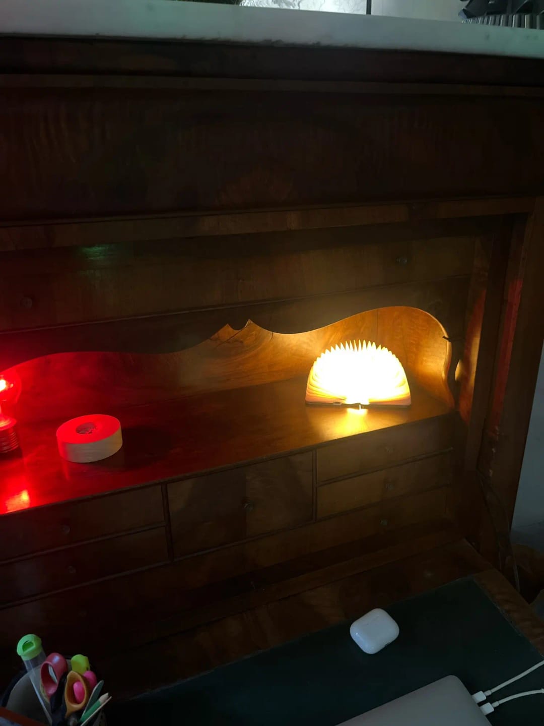 Customer photo review of Foldable Book Lamp | 360° Portable LED Table Light in Wood | USB Rechargeable, 3 Modes, 8-Hour Battery
