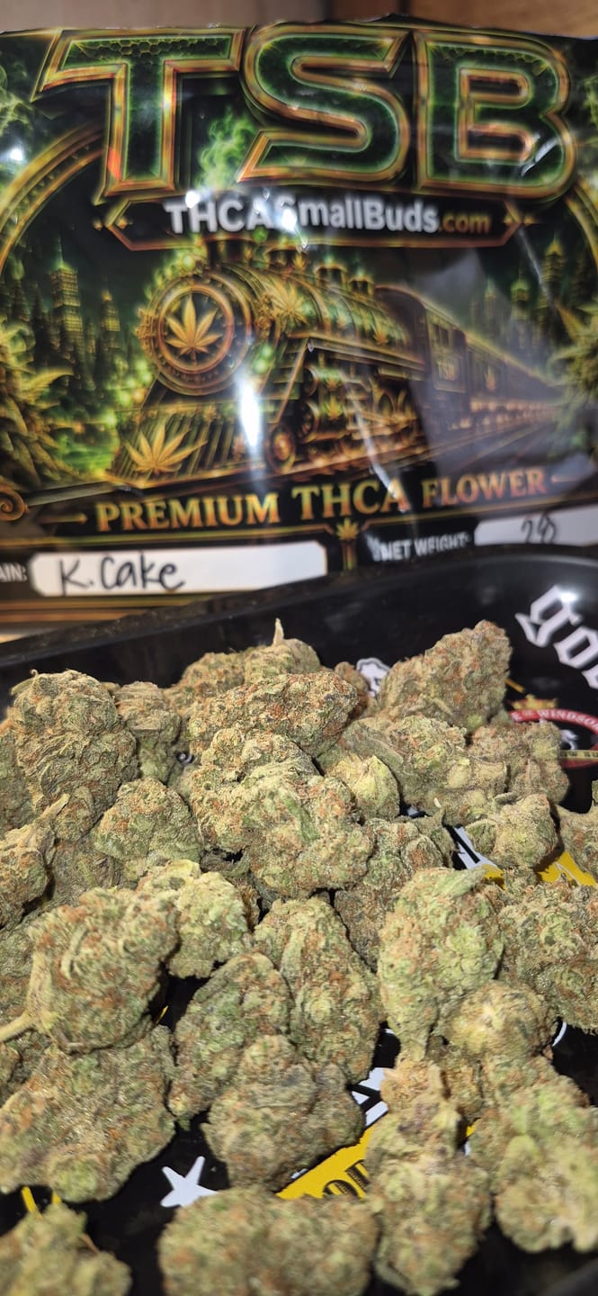 Customer photo review of Karat Cake THCA Flower