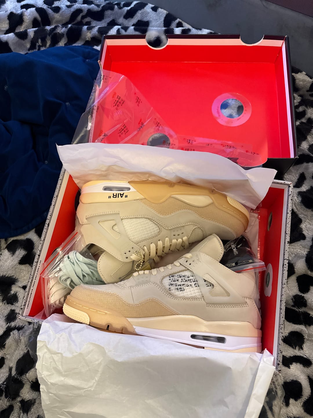 Customer photo review of Off-White x AJ4 Retro Sail