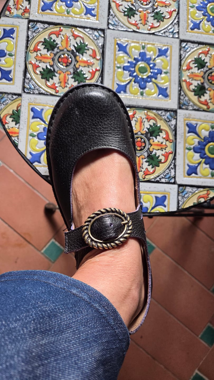 Customer photo review of Sgaia Purple scarpa bassa in pelle viola e suola in vibram artigianale toscana
