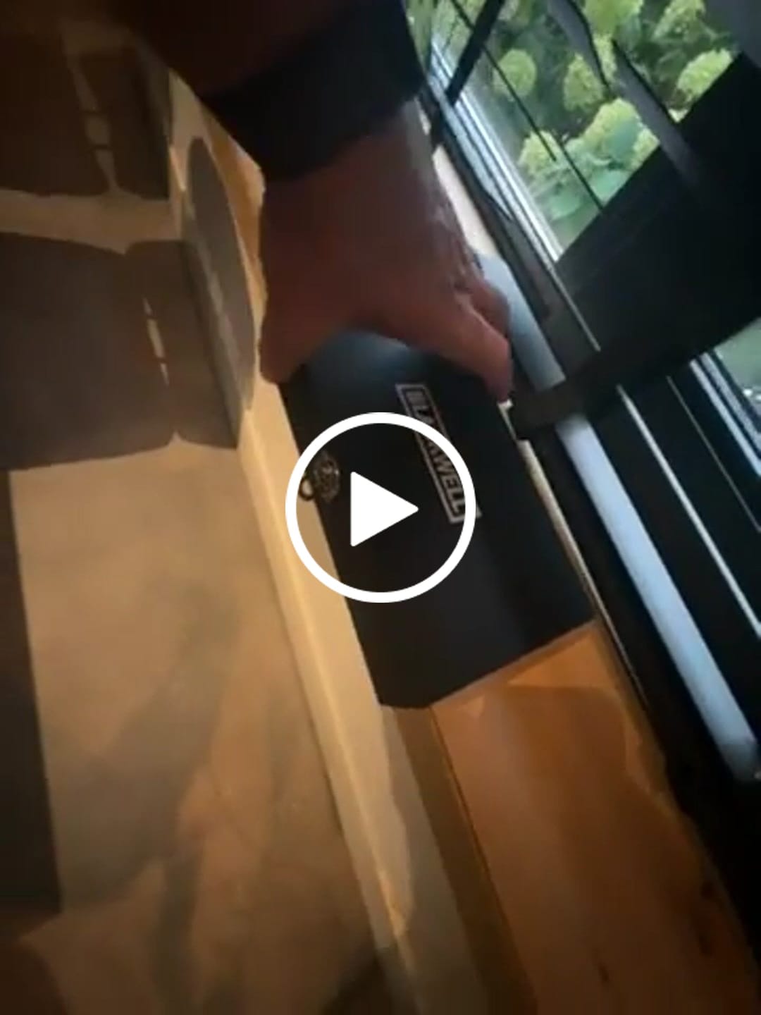 Customer video review of Blackwell Steakmessen Laguiole - Raw Black Lemmet - Olijfhout - 6 Stuks