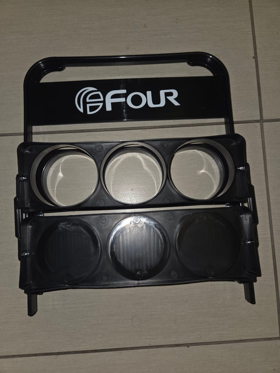 Customer photo review of Porta Botellas Plegable para 6 Botellas de 700 cc Four (Sin Botellas)