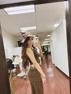 Customer photo review of Flat Weft Hair Extensions Virgin Hair Seamless Weft Dark Balayage #BM