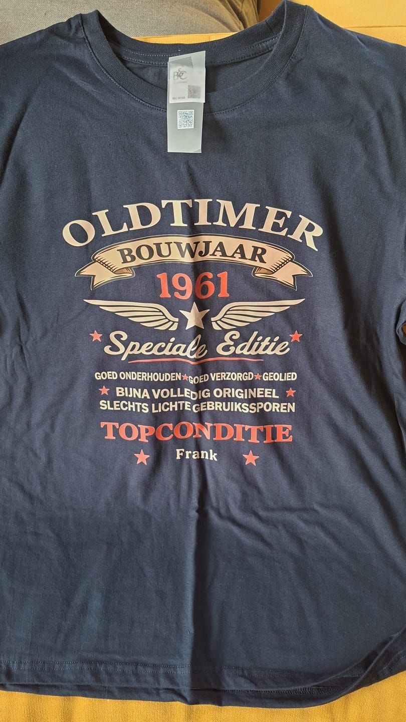 Customer photo review of Oldtimer - Gepersonaliseerd verjaardagsshirt met vintage design
