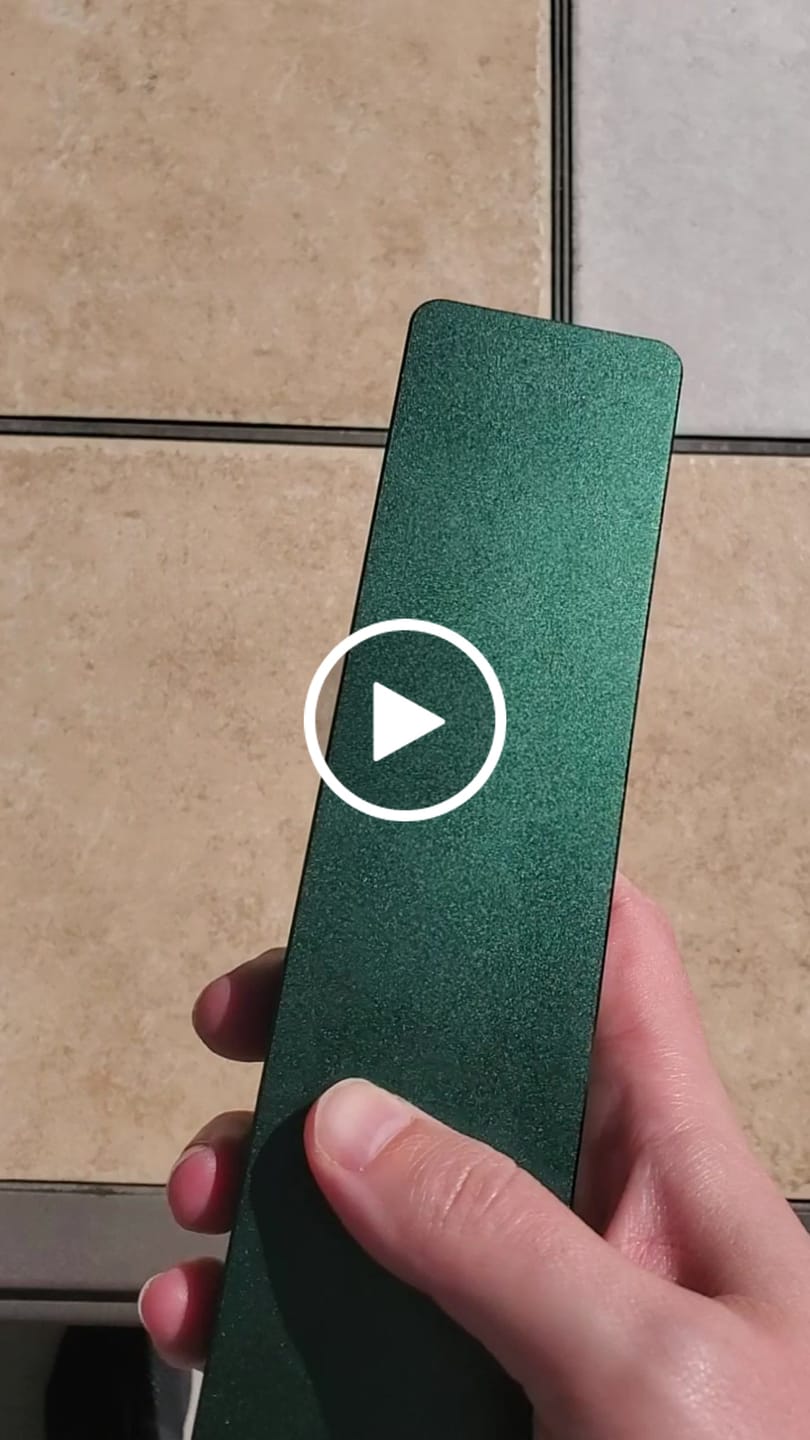 Customer video review of Weekly Case