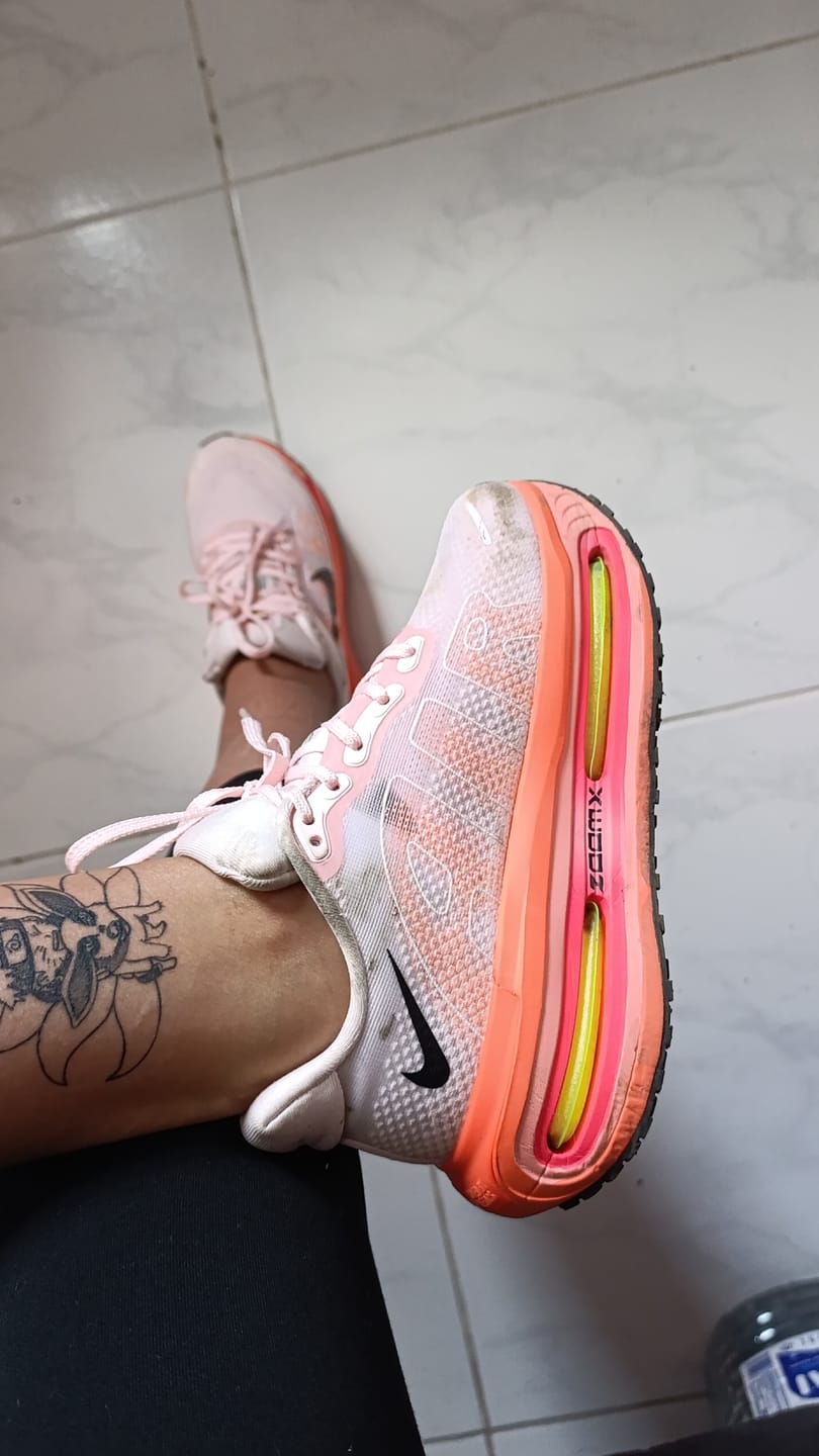 Customer photo review of NIKE VOMERO PREMIUM - DAMA