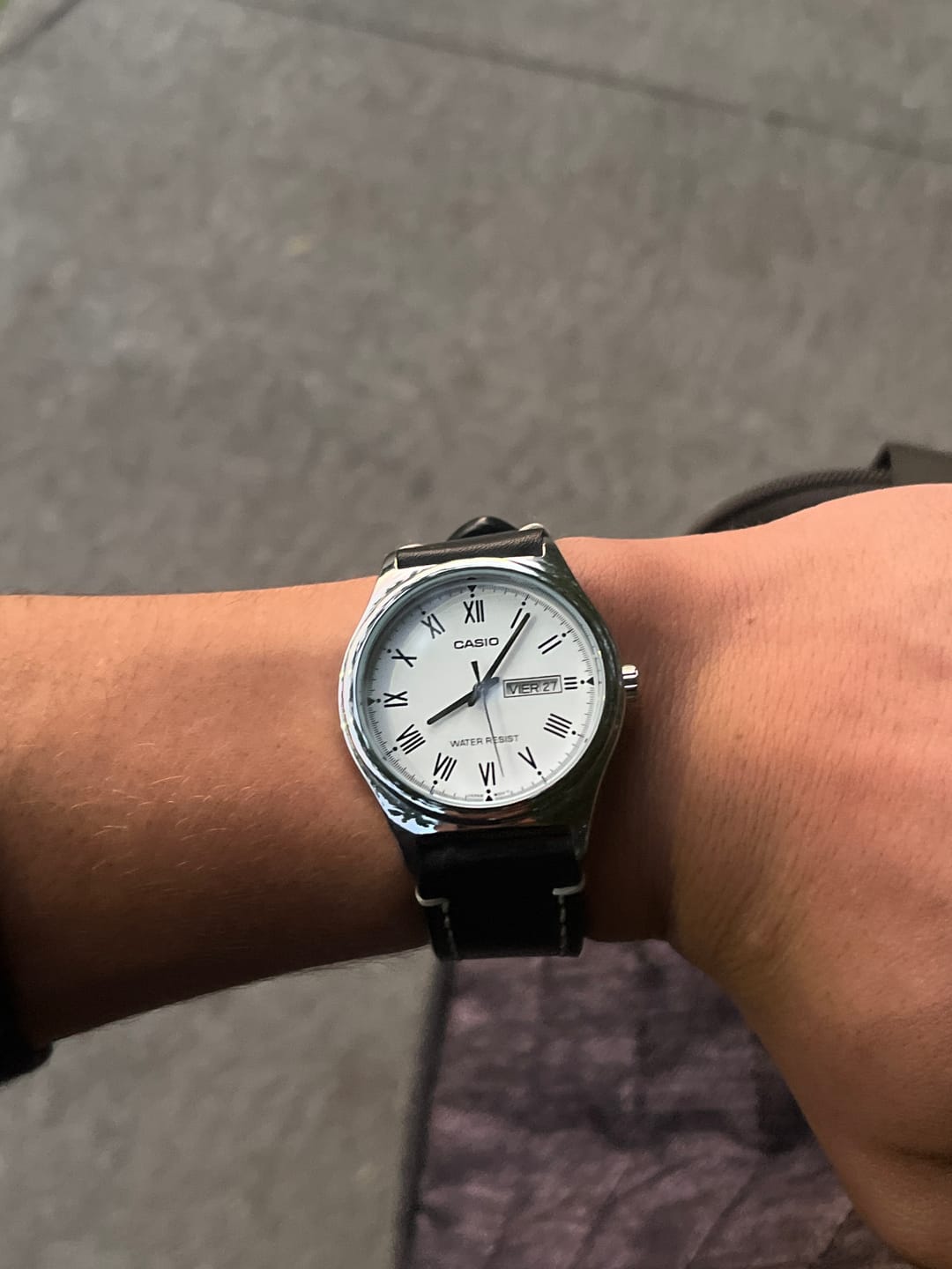 Customer photo review of Reloj Casio Análogo MTP-V006D-7B Plateado Blanco