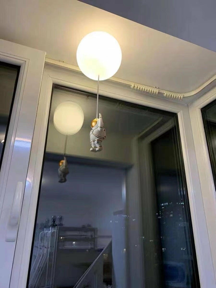 Customer photo review of Balloon Ceiling Light With Astronaut, Flush Mount, 25 to 35 cm