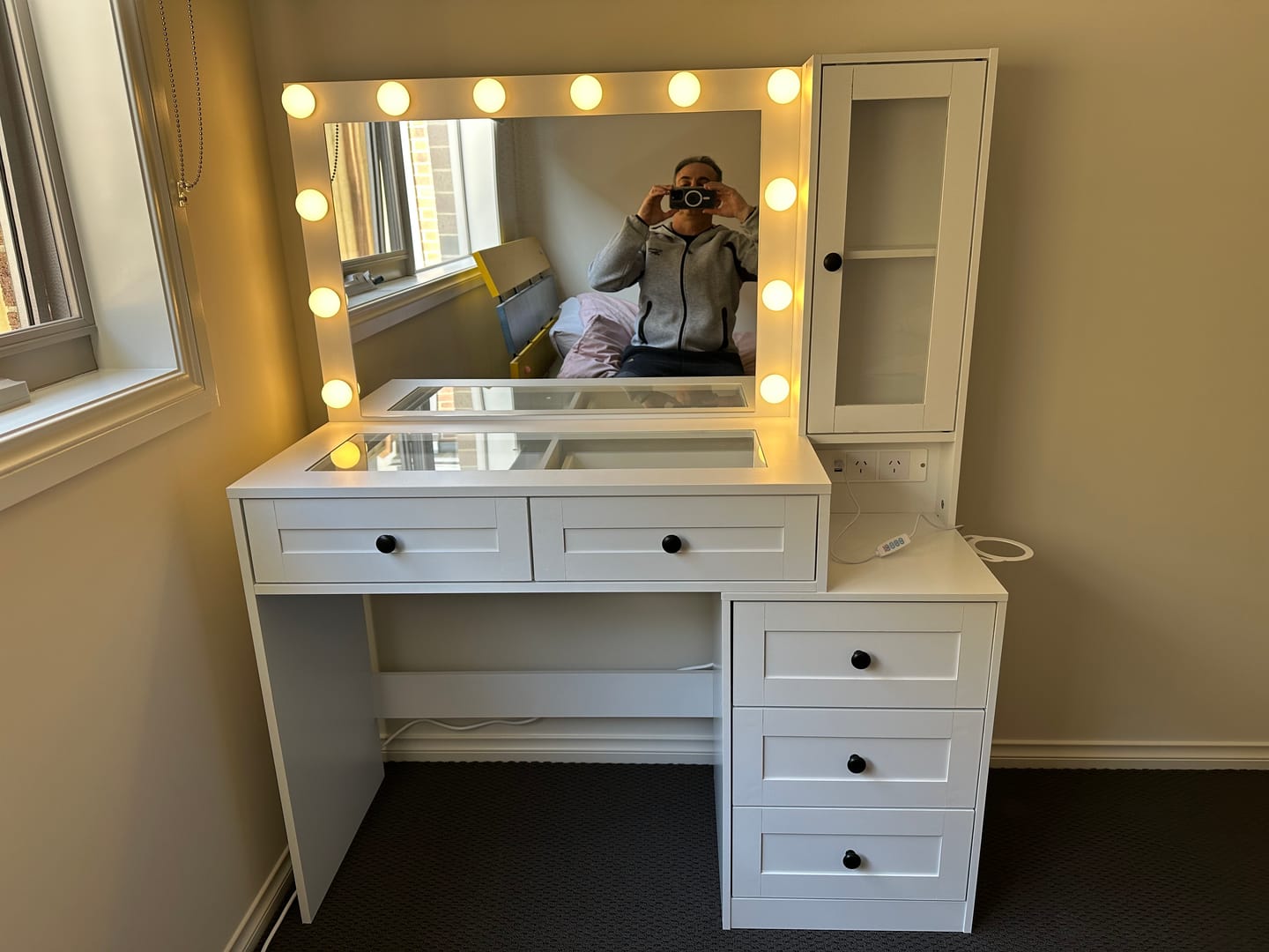 Customer photo review of Dressing Table Vanity Desk with LED Mirror 5 Drawers Charging White