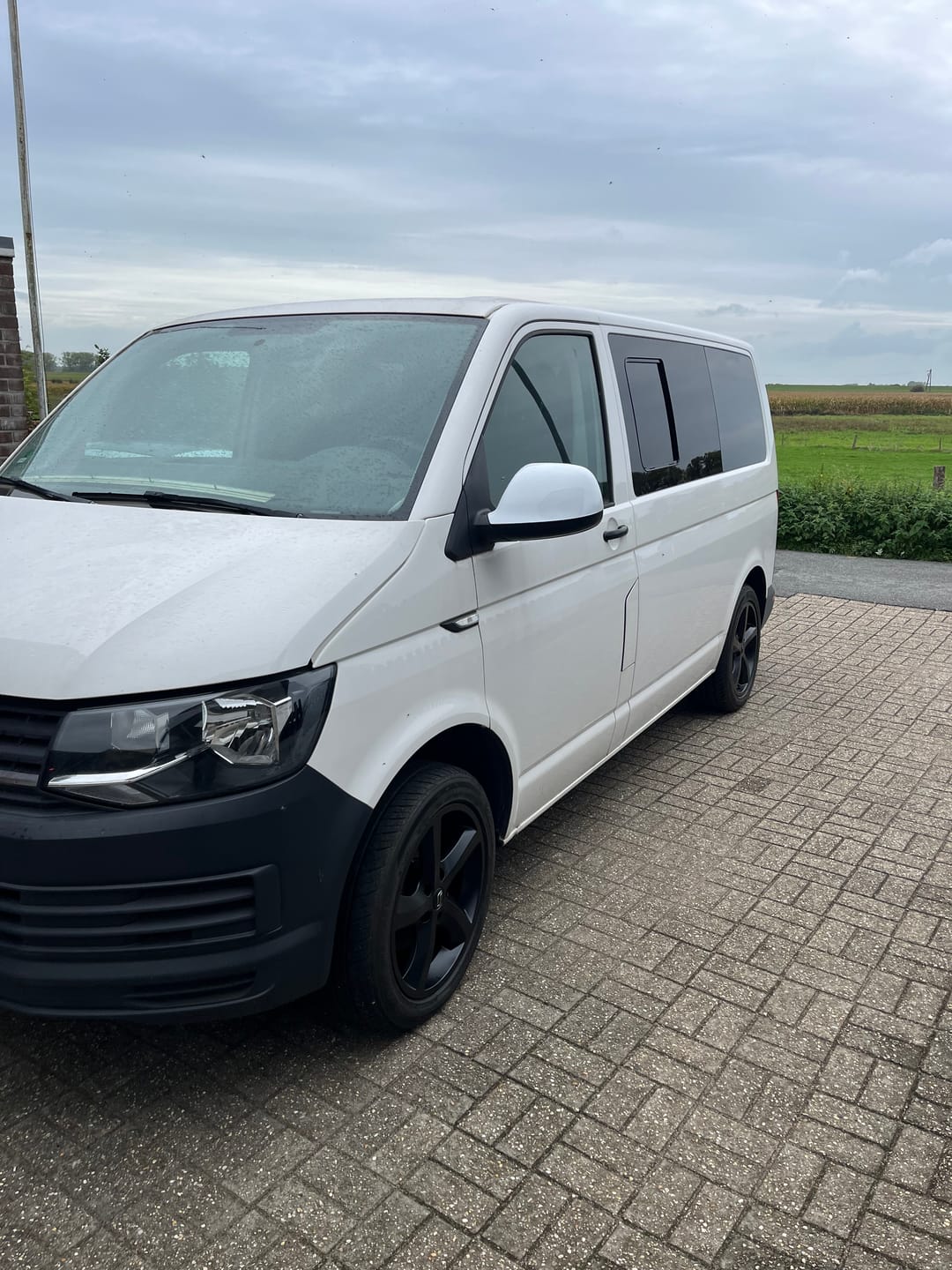 Customer photo review of Seitenscheibe hinten VW T5-T6.1 L1