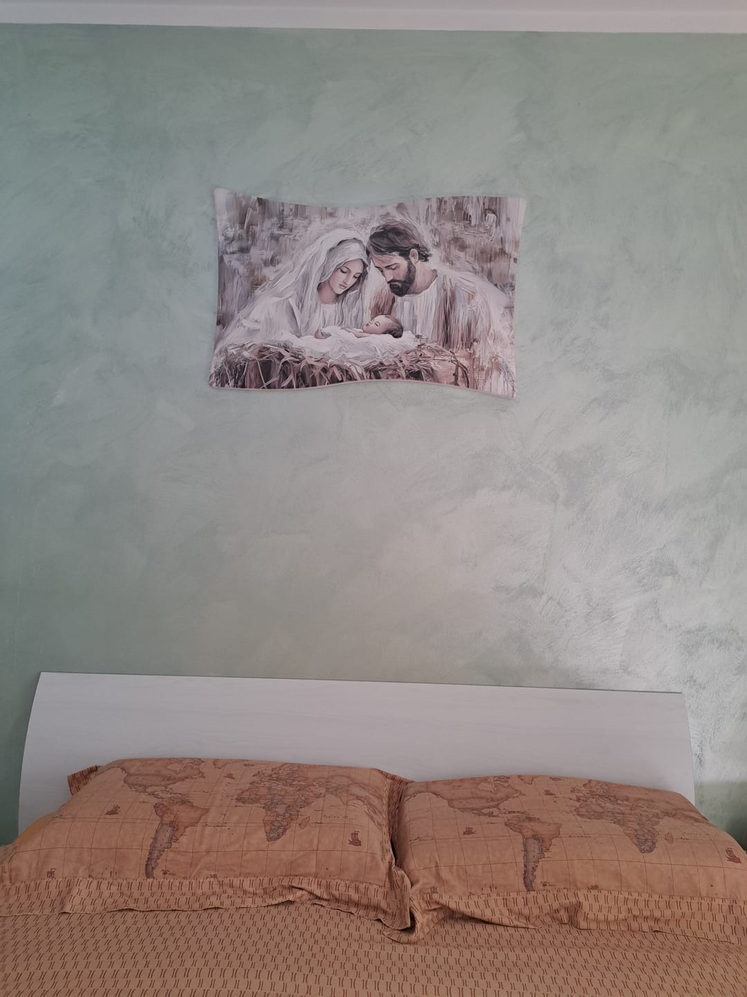Customer photo review of Capezzale Flag “Luce Sacra” con Sacra Famiglia ideale per Camera da Letto
