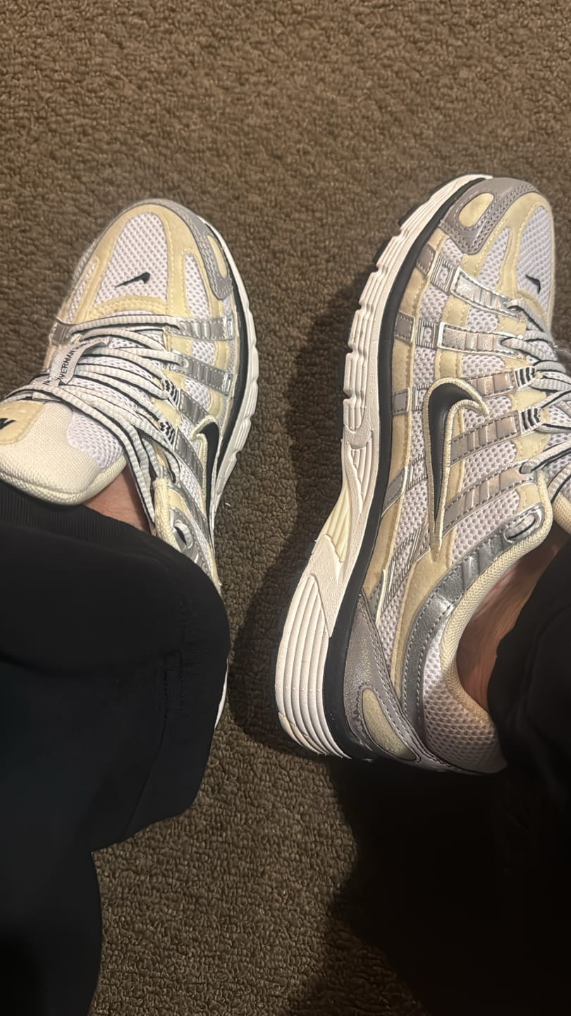 Customer photo review of Nike P-6000 Coconut Milk Metallic Silver Wmns