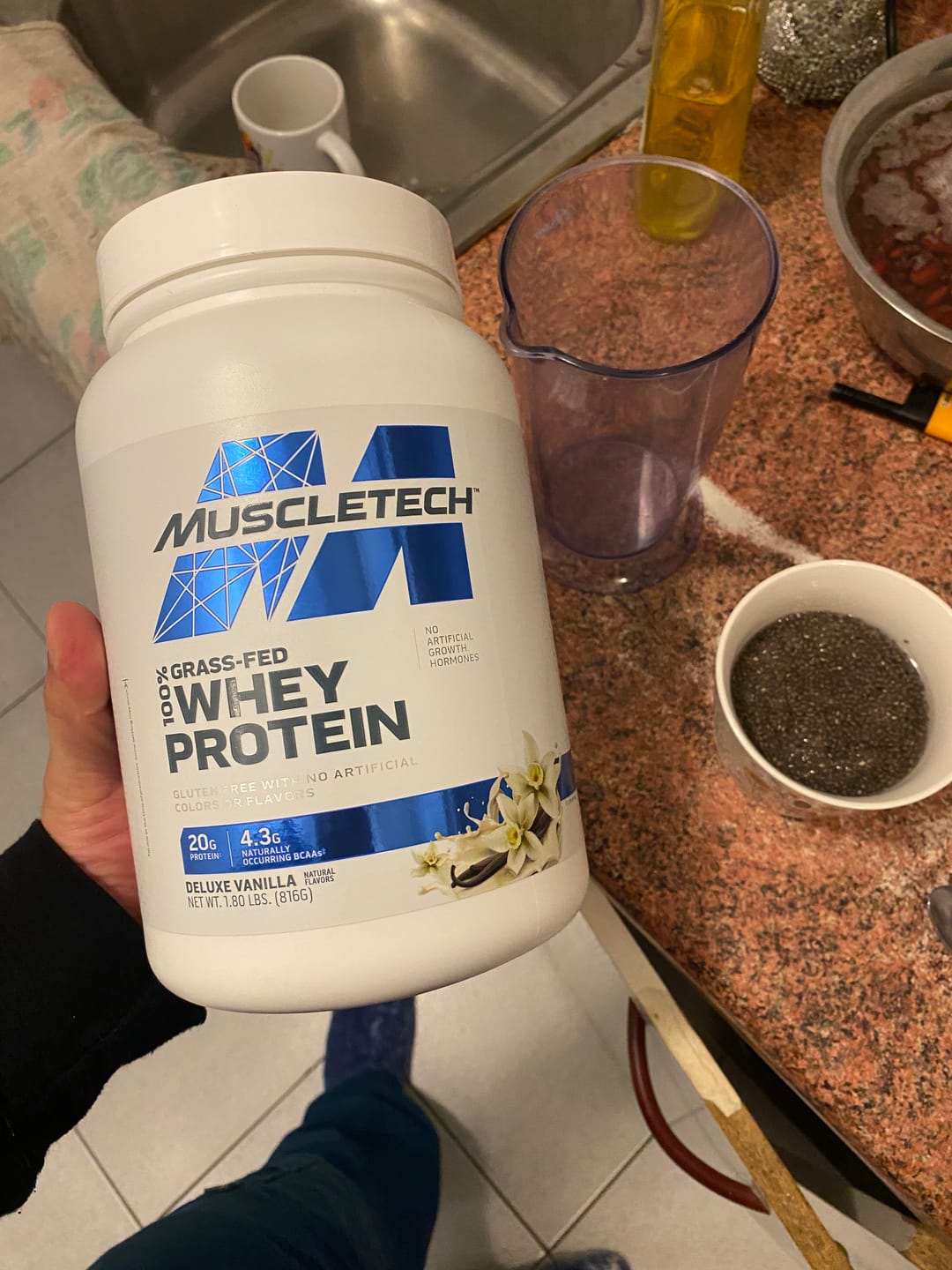 Customer photo review of Muscletech Grass-Fed 100% Whey Protein Proteina 1.8 Lb
