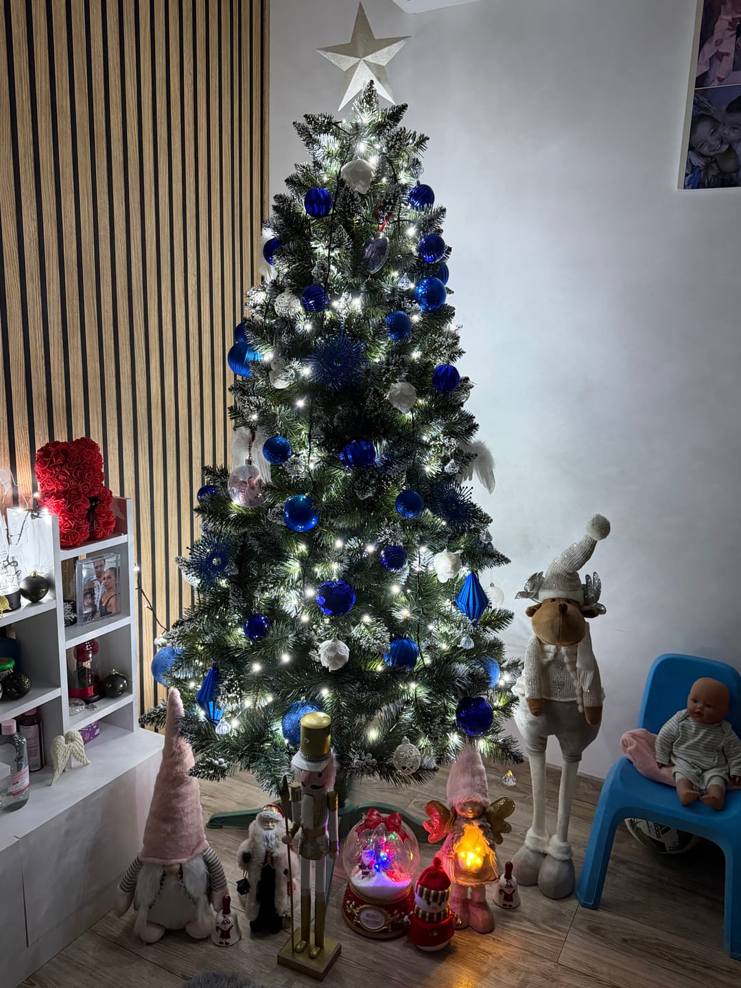 Customer photo review of Brad artificial de Crăciun Fulg de Nea, nins cu merișoare albe, 2D, 200 cm