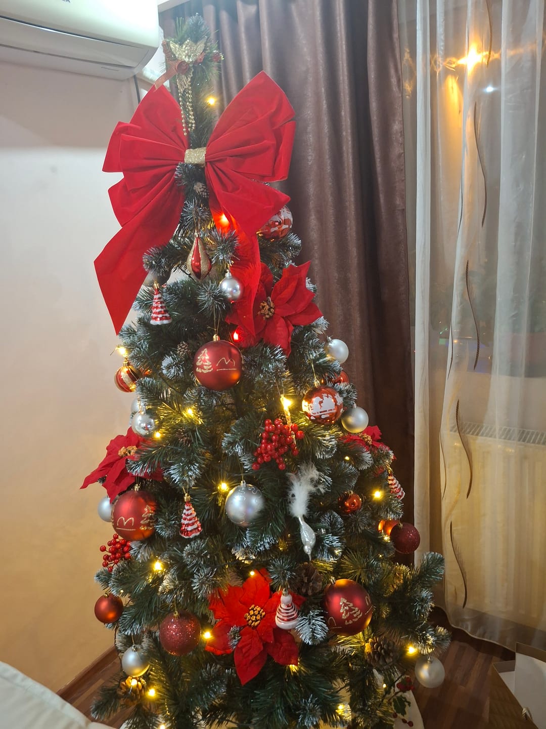Customer photo review of Brad artificial de Crăciun Pădure de Iarnă, nins cu conuri naturale, 2D, 180 cm