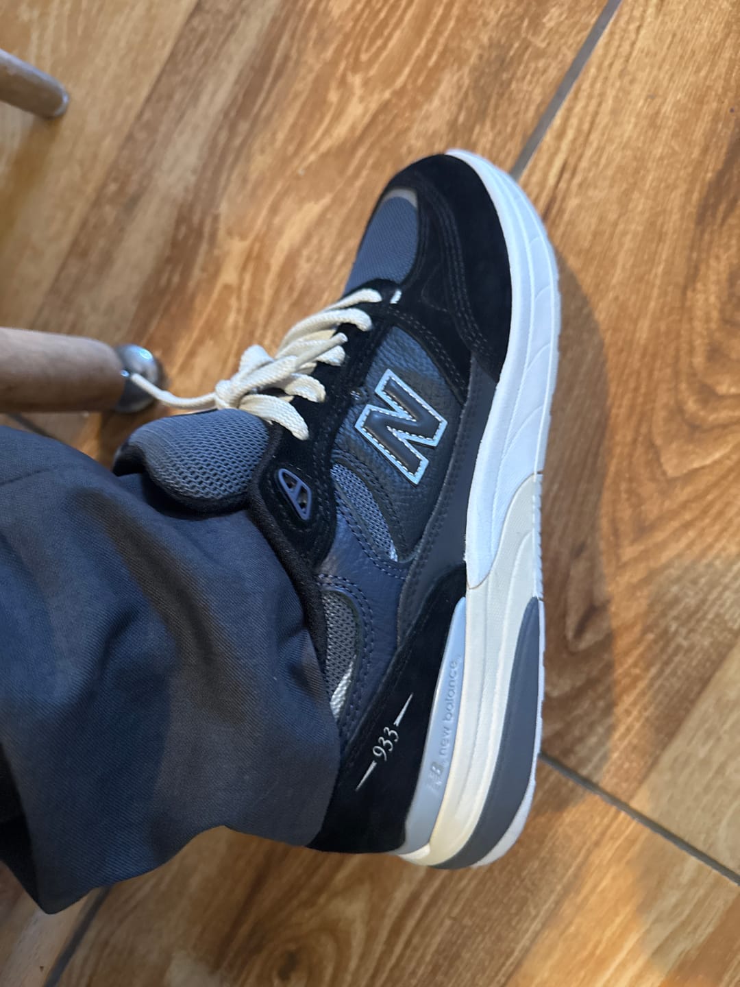 Customer photo review of New Balance	- Zapatillas Andrew Reynolds 933 UN933BNT Black