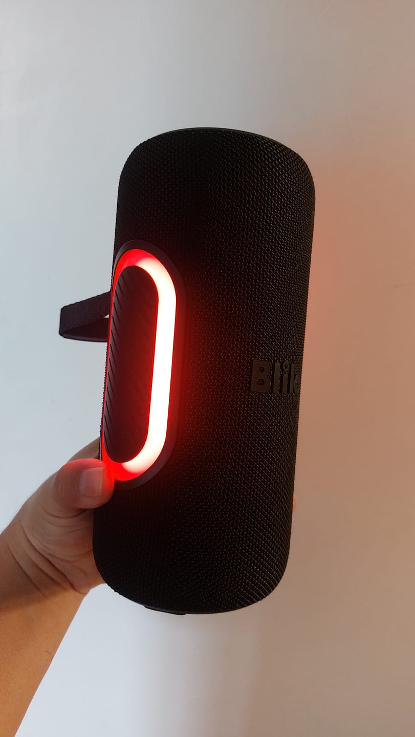 Customer photo review of Parlante Bluetooth Portátil Blik Hypebass40 40W IPX5 8 Hrs
