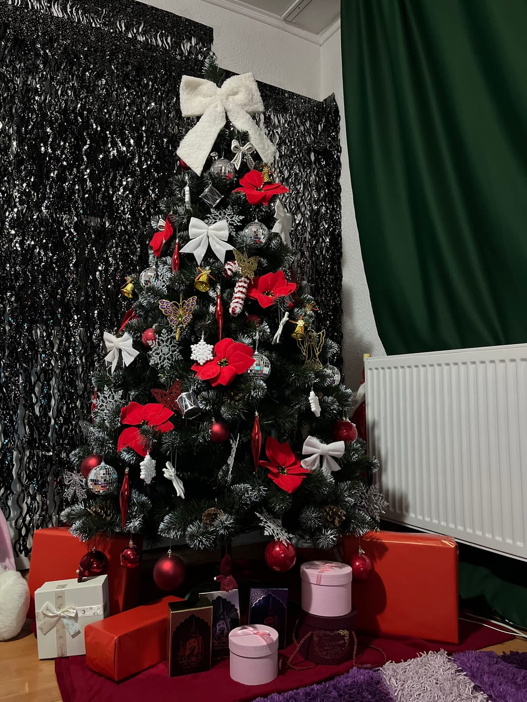 Customer photo review of Brad artificial de Crăciun Pădure de Iarnă, nins cu conuri naturale, 2D, 180 cm