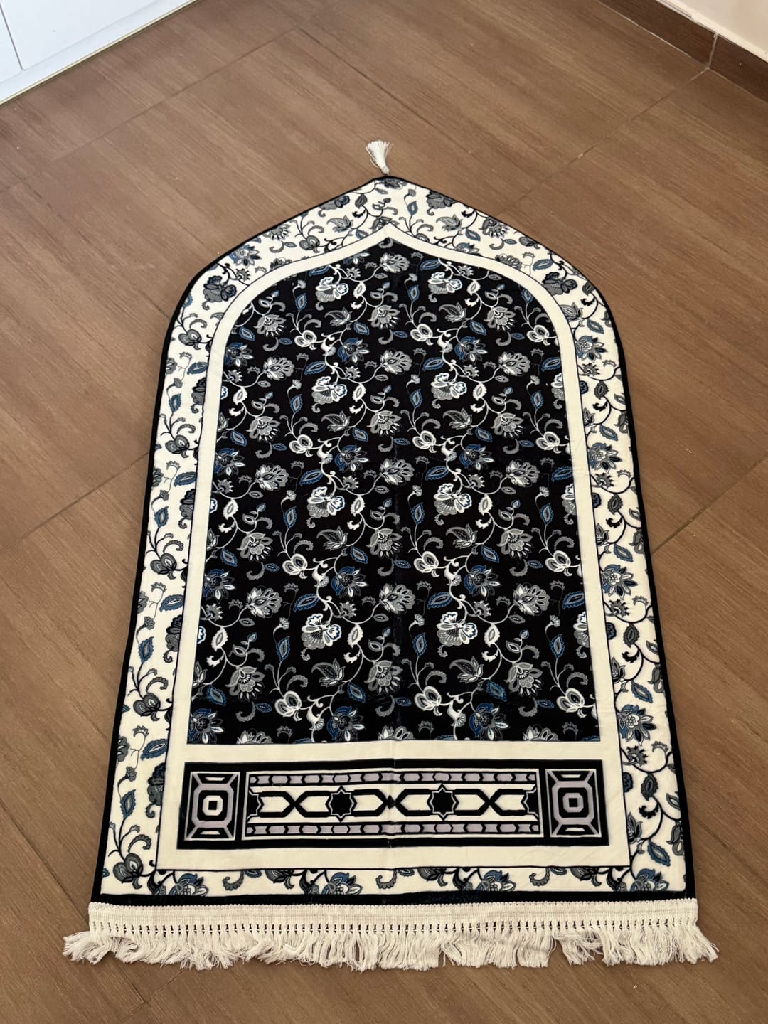 Customer photo review of Layl Blossom Padded Prayer Mat
