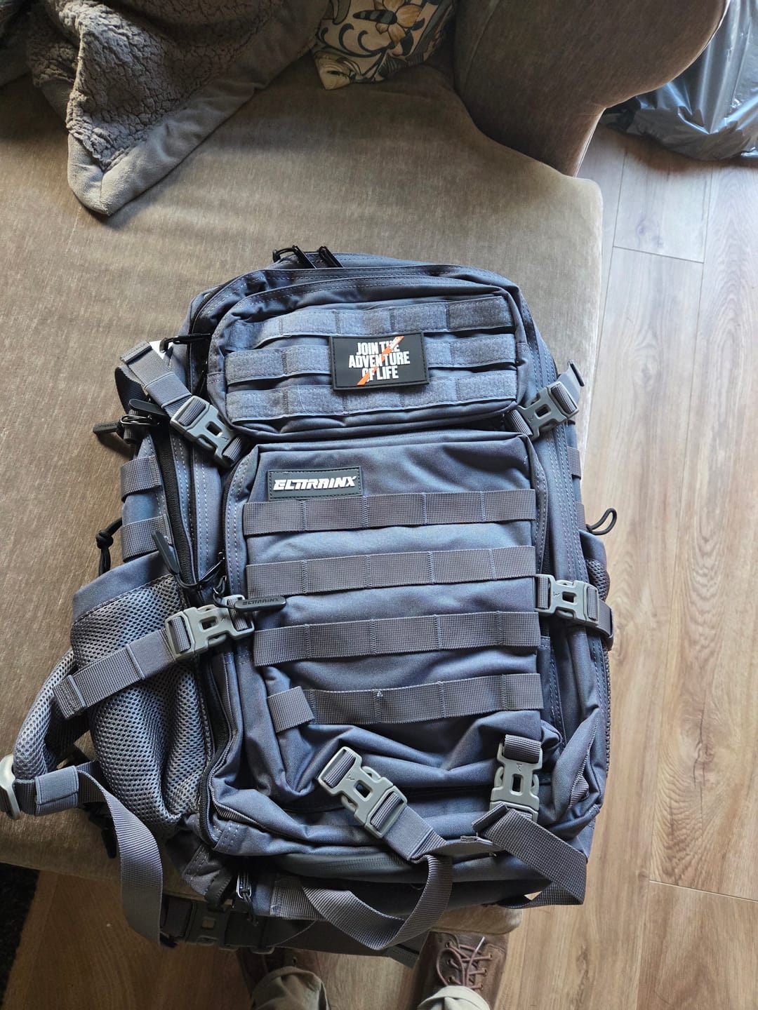 Customer photo review of Mochila Táctica V1 All In 45L Gris